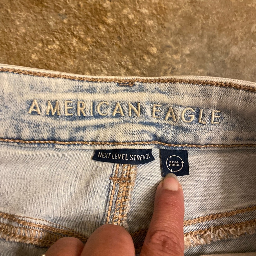 American Eagle Light Wash Ripped Jean Shorts - Picture 4 of 7